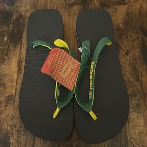 Havaianas Brazil Logo II Flip Flops Size 6W NWT
